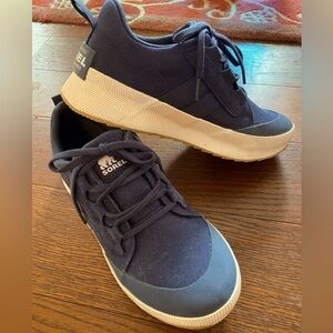 Women’s Sorel Out n About City Sneakers Walking Shoes Very Light Wear Size 10
